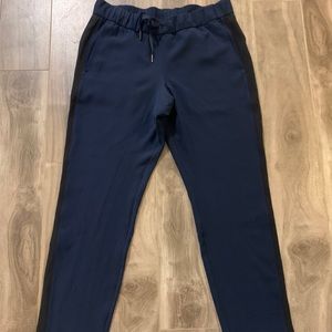 Lulu lemon on the fly pants